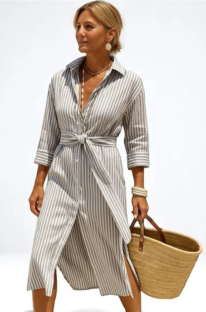 Denise – Vestido a Rayas con Cuello Elegante